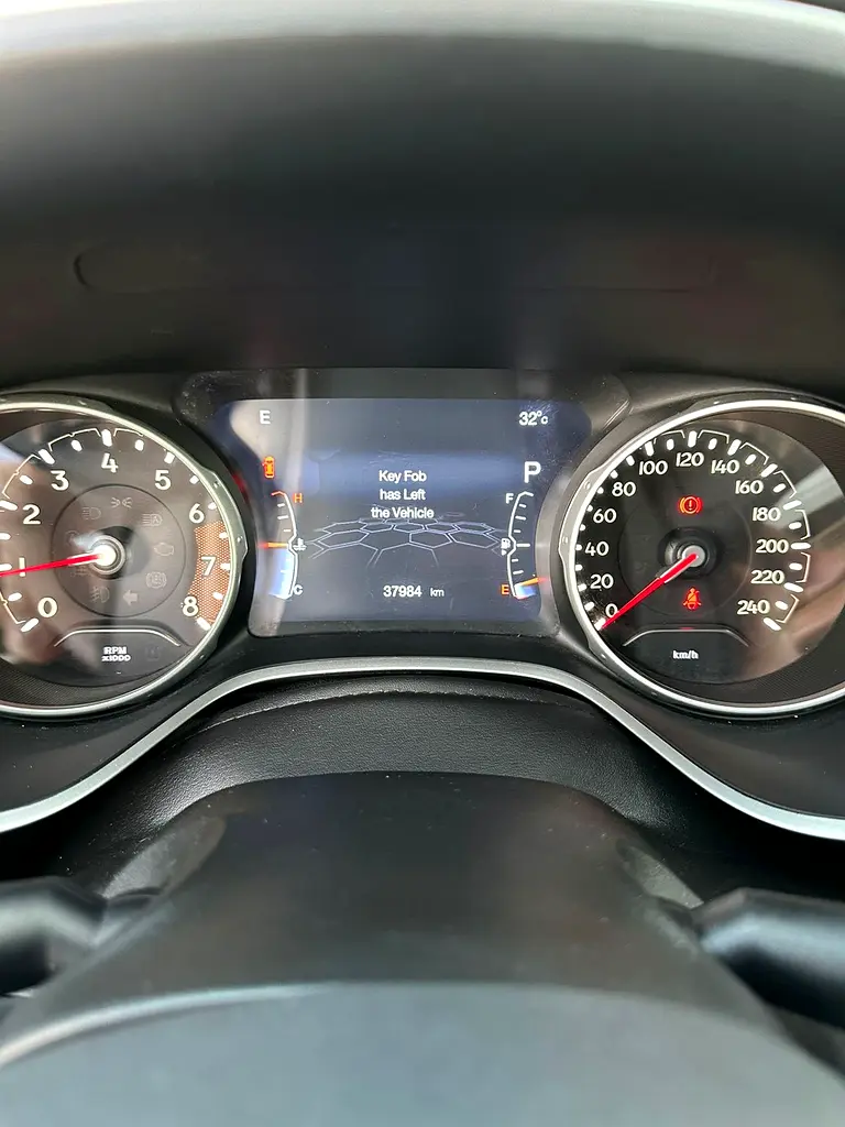 JEEP COMPASS LIMITED FULL OPTION GCC SINGLE OWNER ORIGINAL PAINT FULL SERVICE HISTORY AL FUTTAIM - Image 15