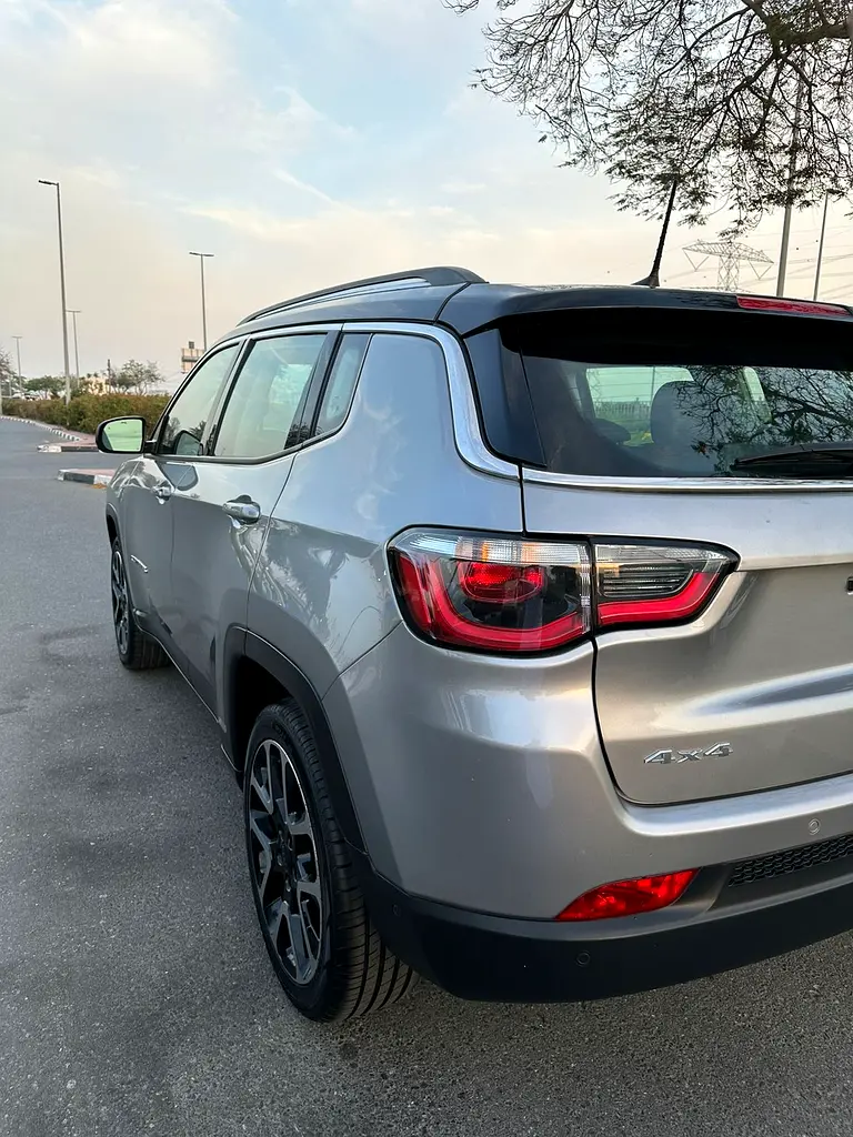 JEEP COMPASS LIMITED FULL OPTION GCC SINGLE OWNER ORIGINAL PAINT FULL SERVICE HISTORY AL FUTTAIM - Image 19