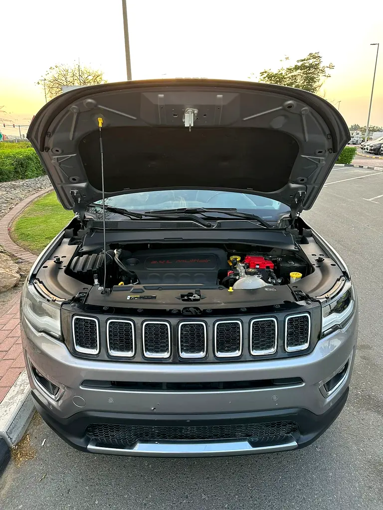 JEEP COMPASS LIMITED FULL OPTION GCC SINGLE OWNER ORIGINAL PAINT FULL SERVICE HISTORY AL FUTTAIM - Image 5