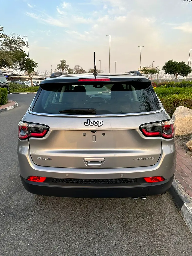 JEEP COMPASS LIMITED FULL OPTION GCC SINGLE OWNER ORIGINAL PAINT FULL SERVICE HISTORY AL FUTTAIM - Image 6