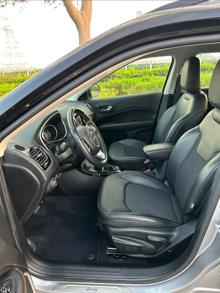 JEEP COMPASS LIMITED FULL OPTION GCC SINGLE OWNER ORIGINAL PAINT FULL SERVICE HISTORY AL FUTTAIM - Image 9