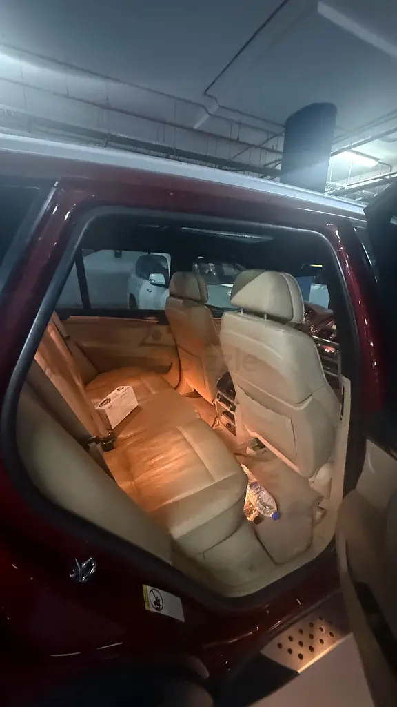 Well Maintained BMW X5 4.8i 2009 - Canadian Specs - Image 6