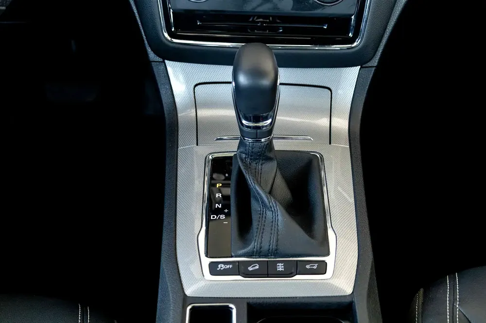 AED 800 Monthly l MG RX5 Luxury 2.0L l Zero Down Payment l 1 year Warranty l Free Registration - Image 15