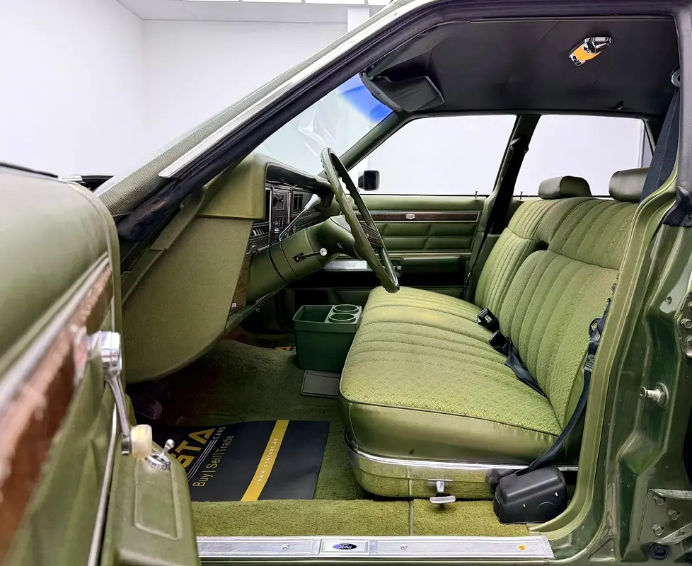 1976 Mercury Grand Marquis, Well-maintained condition, American Spec. - Image 13
