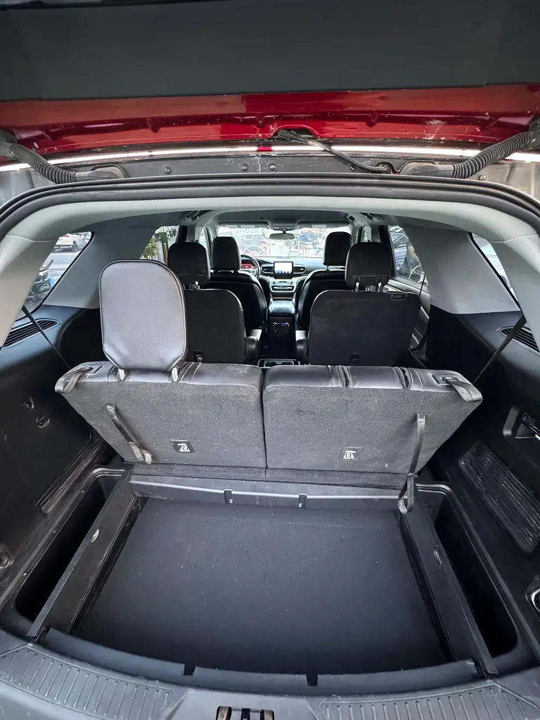 Ford Explorer XLT 2020, American Specs - GCC Resale - Image 11