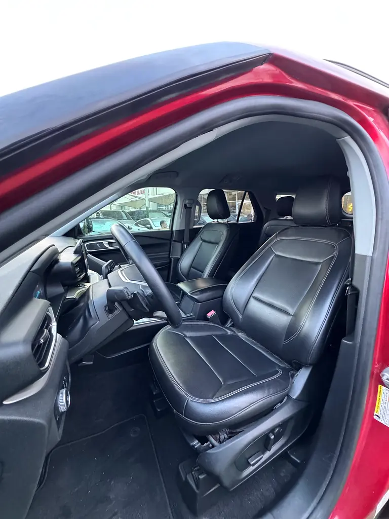Ford Explorer XLT 2020, American Specs - GCC Resale - Image 6
