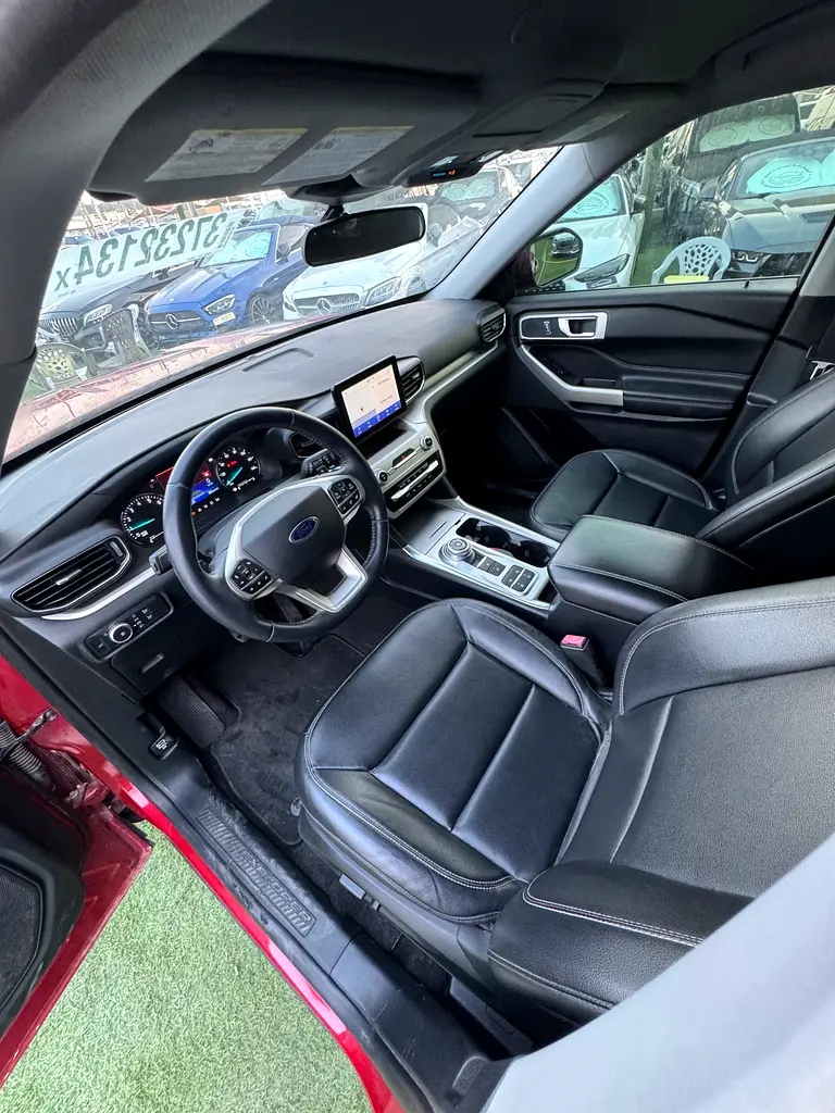 Ford Explorer XLT 2020, American Specs - GCC Resale - Image 8