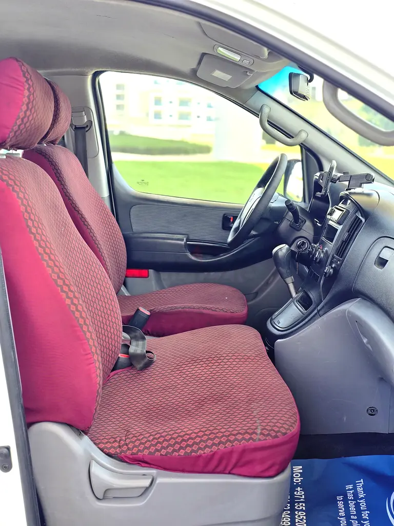 Hyundai H1 12 seat Model 2014 GCC - Image 10