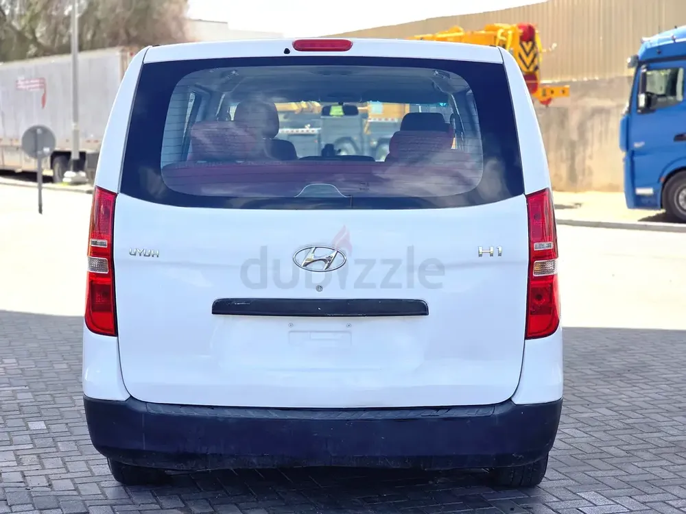 Hyundai H1 12 seat Model 2014 GCC - Image 4