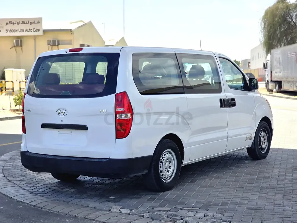 Hyundai H1 12 seat Model 2014 GCC - Image 5