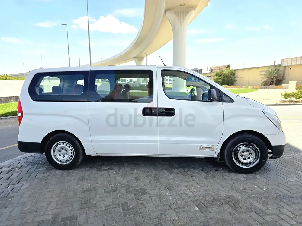 Hyundai H1 12 seat Model 2014 GCC - Image 8