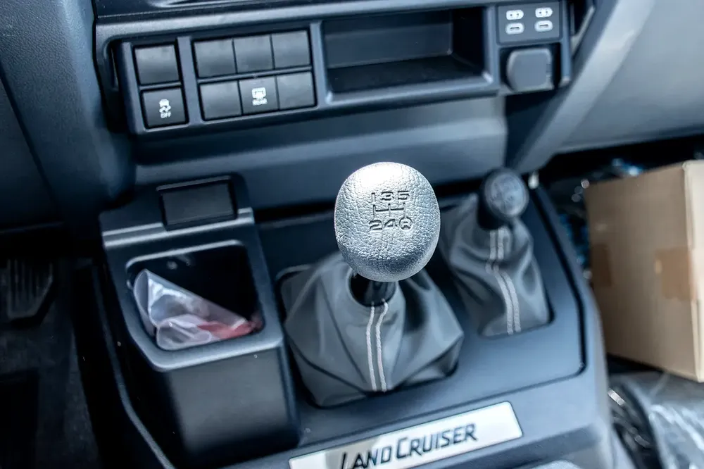 Toyota Land Cruiser 4.0L LC76 LX 2026 GCC Specs - Image 7