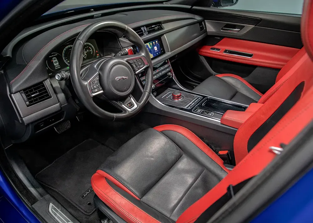 P380 AWD • Warranty + Service Contract Available • GCC - Image 10