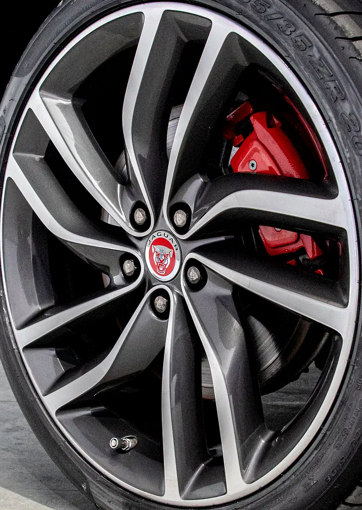 P380 AWD • Warranty + Service Contract Available • GCC - Image 18