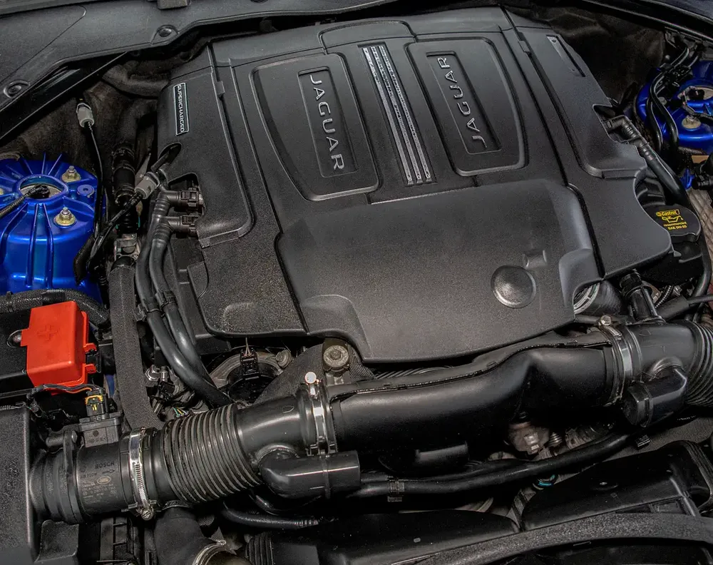 P380 AWD • Warranty + Service Contract Available • GCC - Image 19