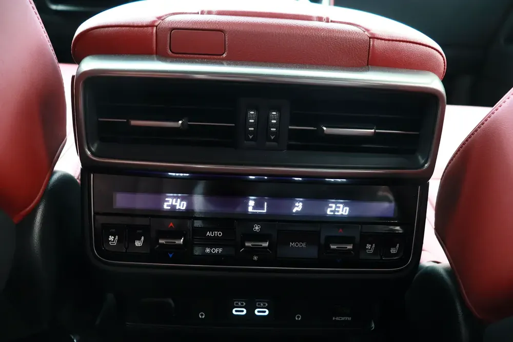**Special offer** 2024 LX SUV P 3.5L T AT Signature - Image 17