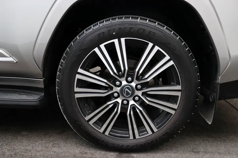 **Special offer** 2024 LX SUV P 3.5L T AT Signature - Image 20