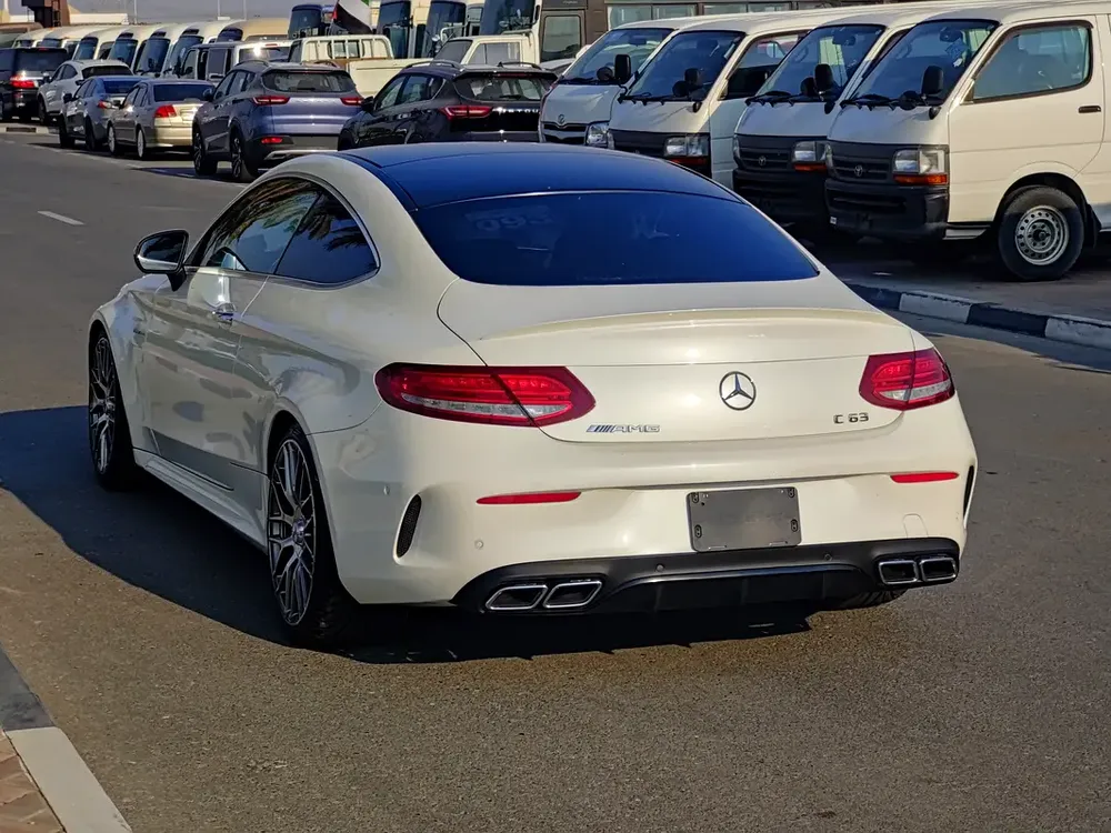 MERCEDES C 63 COUPE AMG 2017 JAPANESE SPECS - Image 4