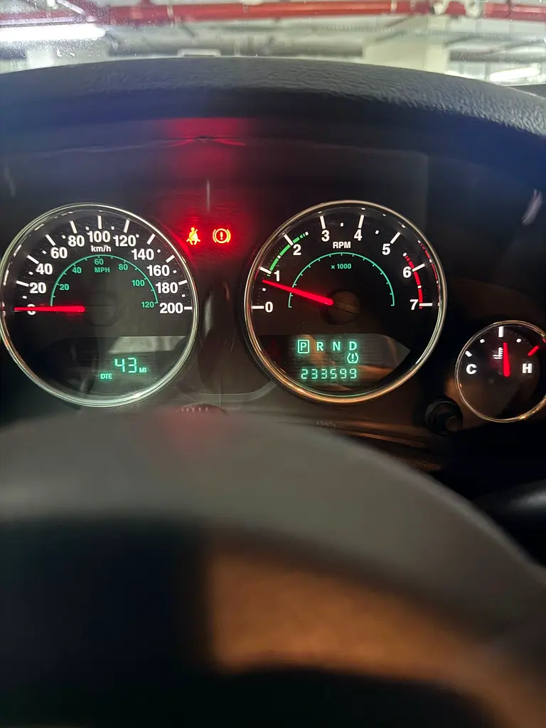 Well-Maintained 2012 Jeep Wrangler Sport - GCC Specs - Image 6
