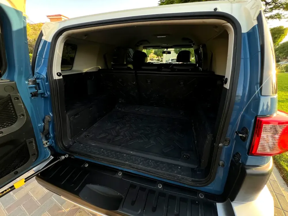 2012 Toyota FJ Cruiser - Manual Transmission - GCC - Image 15