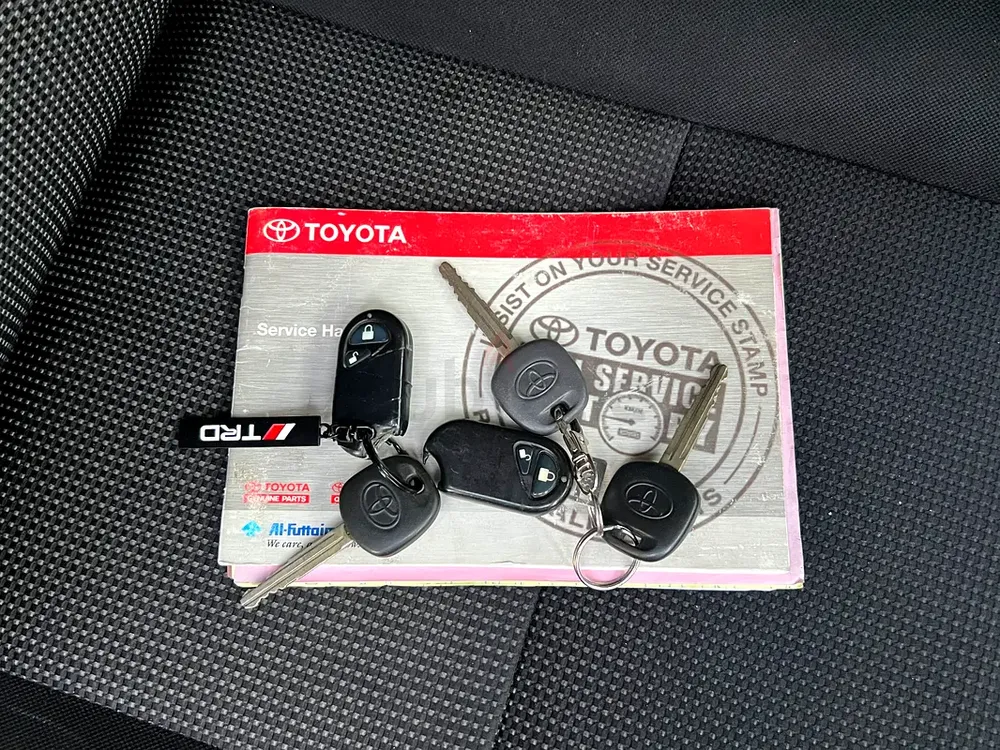 2012 Toyota FJ Cruiser - Manual Transmission - GCC - Image 17