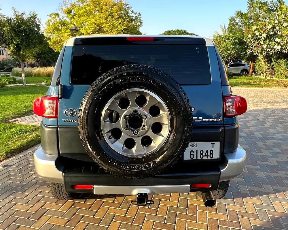 2012 Toyota FJ Cruiser - Manual Transmission - GCC - Image 4