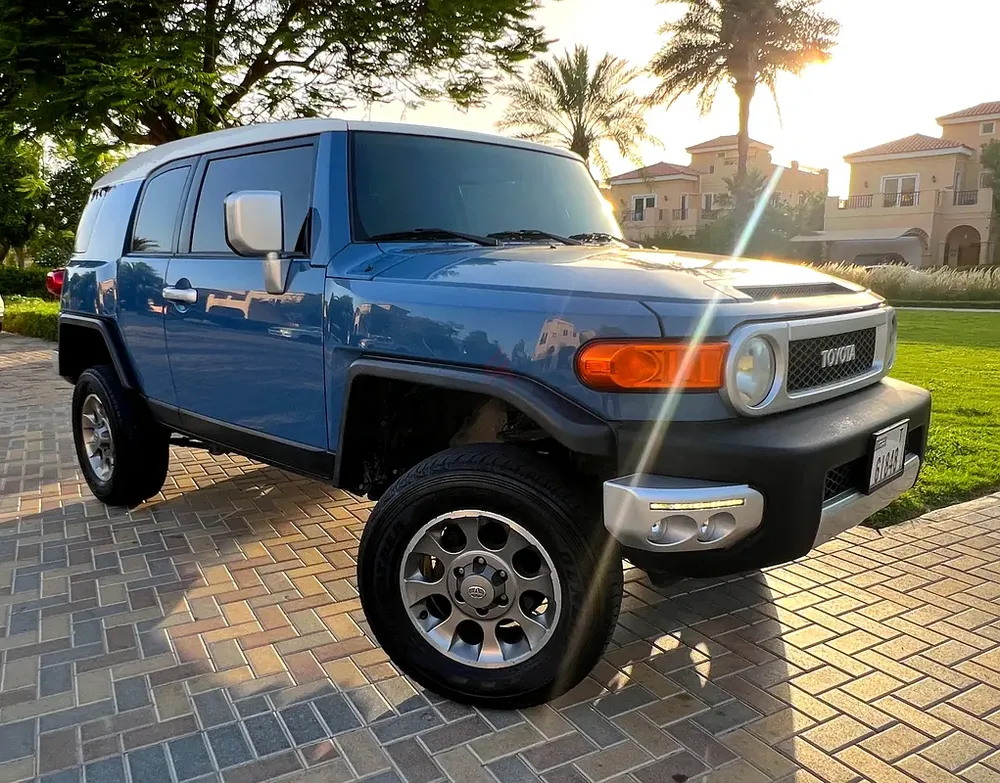 2012 Toyota FJ Cruiser - Manual Transmission - GCC - Image 6