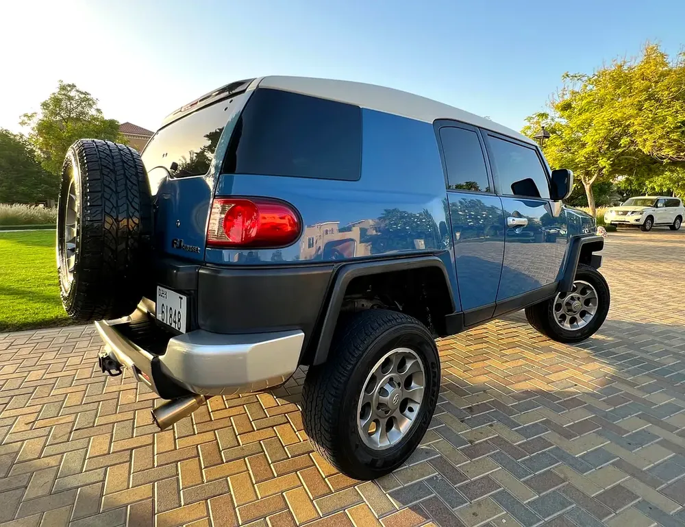 2012 Toyota FJ Cruiser - Manual Transmission - GCC - Image 8