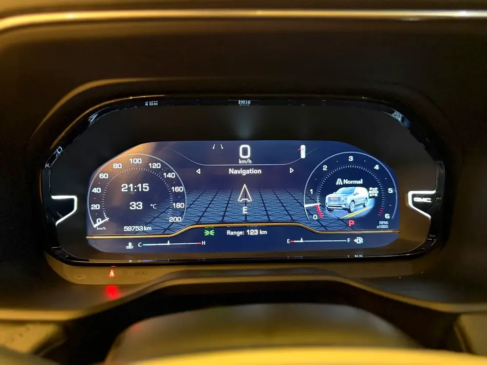 GMC Yukon XL Denali 2023 - Premium Luxury SUV - Image 12