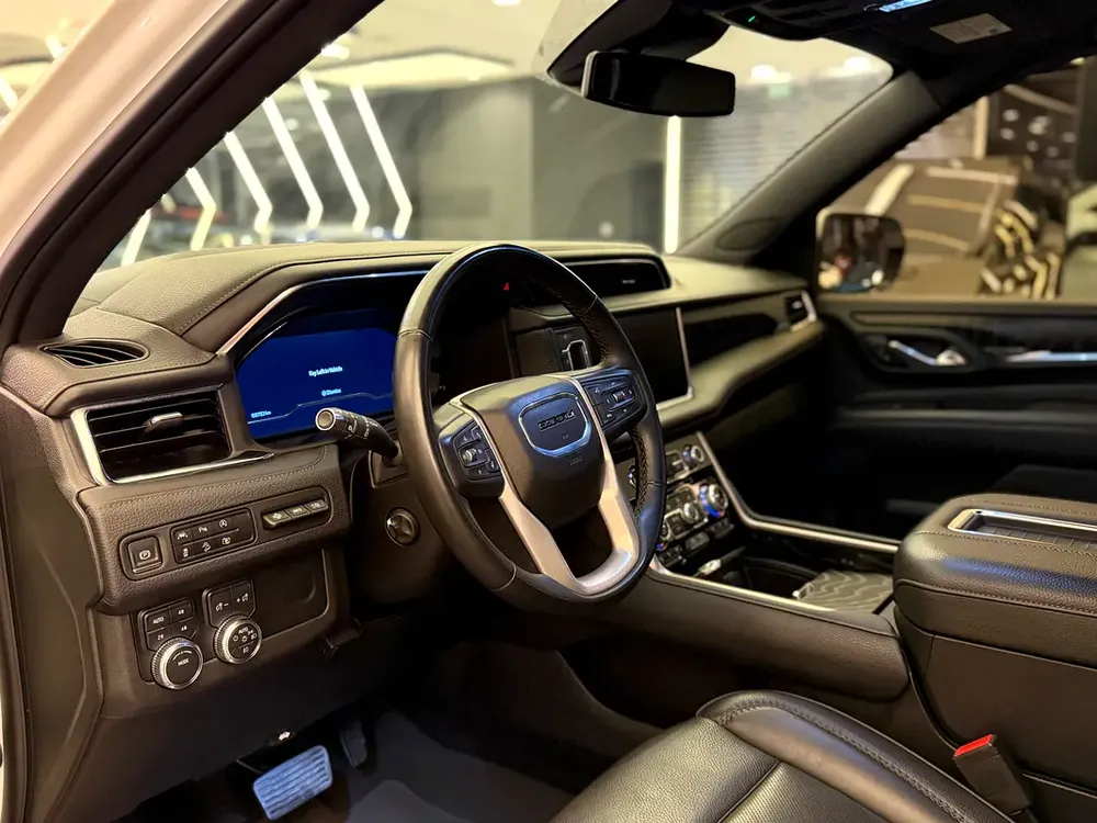 GMC Yukon XL Denali 2023 - Premium Luxury SUV - Image 13