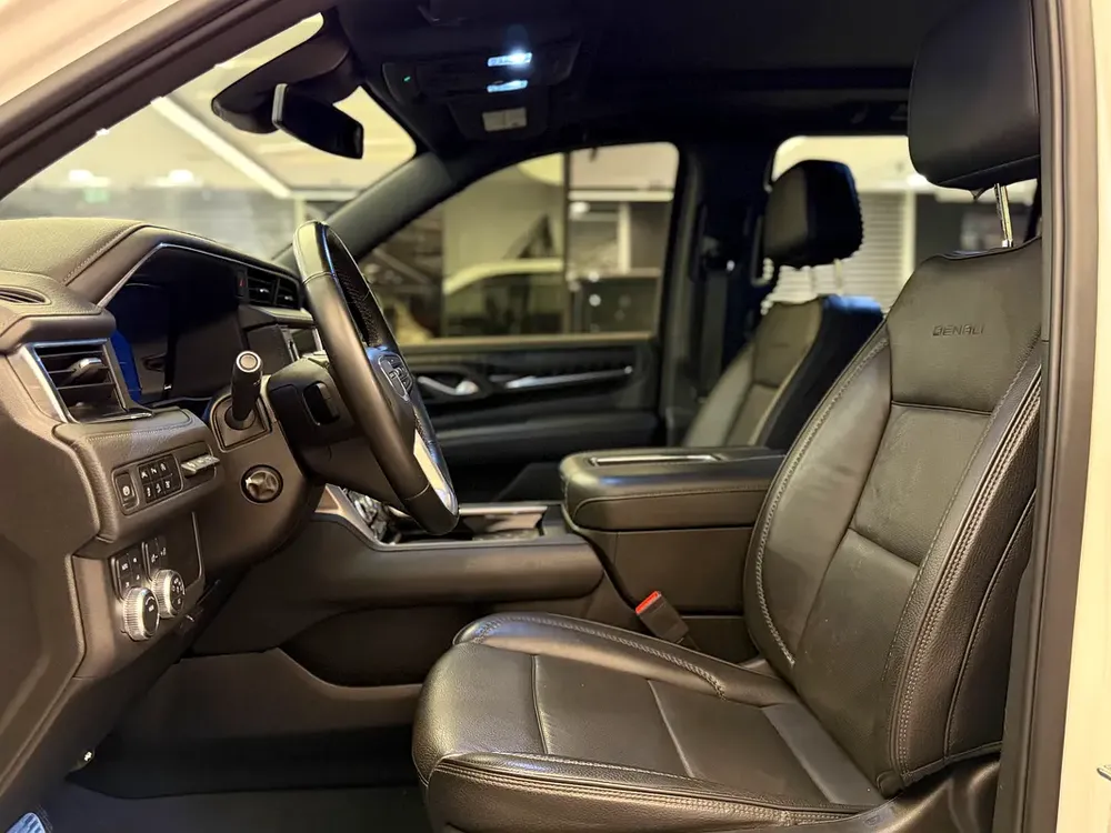 GMC Yukon XL Denali 2023 - Premium Luxury SUV - Image 16