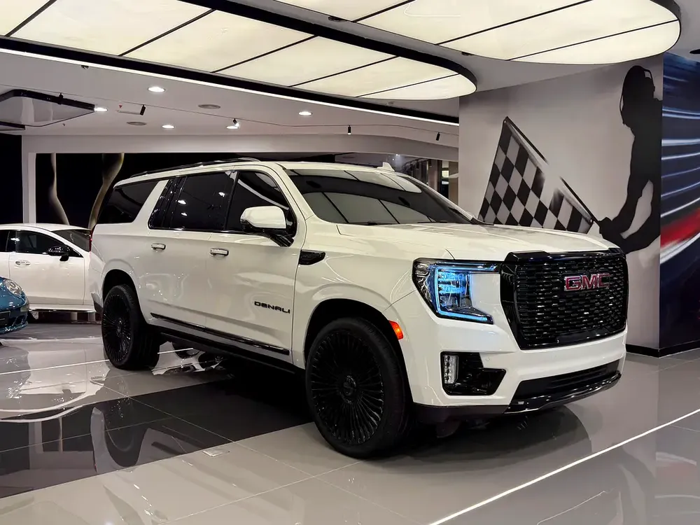 GMC Yukon XL Denali 2023 - Premium Luxury SUV - Image 4