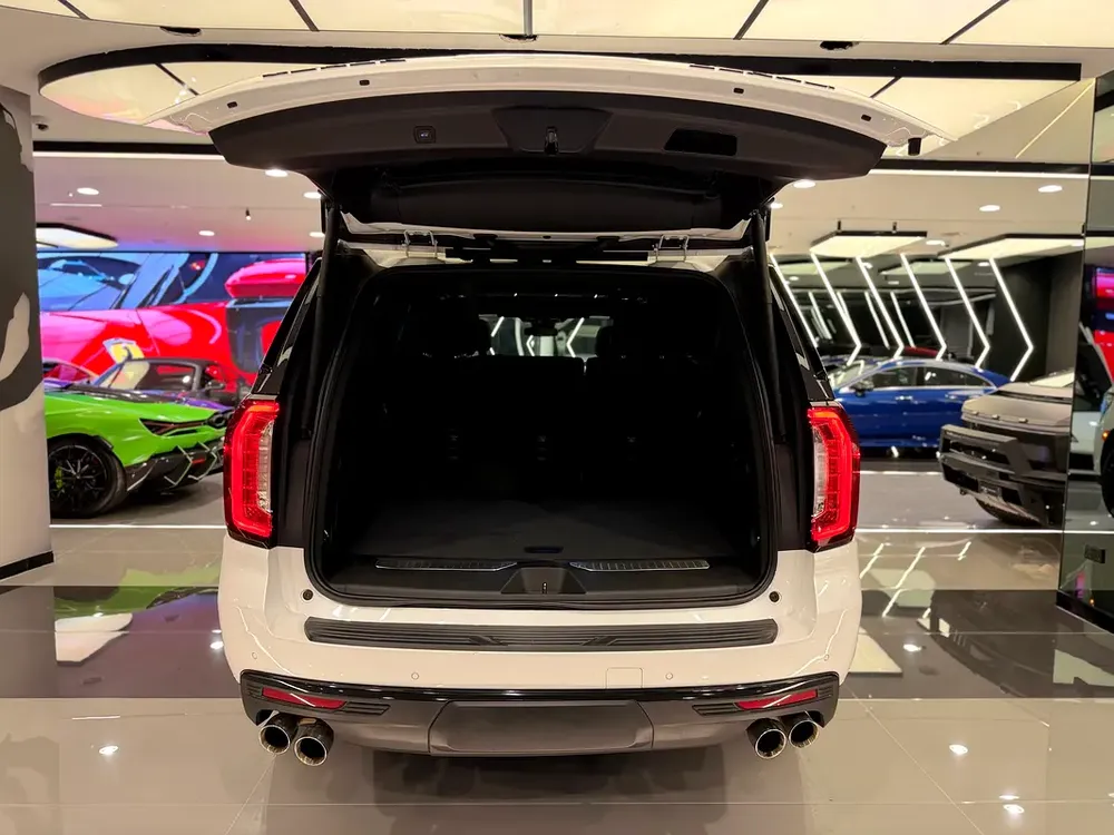 GMC Yukon XL Denali 2023 - Premium Luxury SUV - Image 6