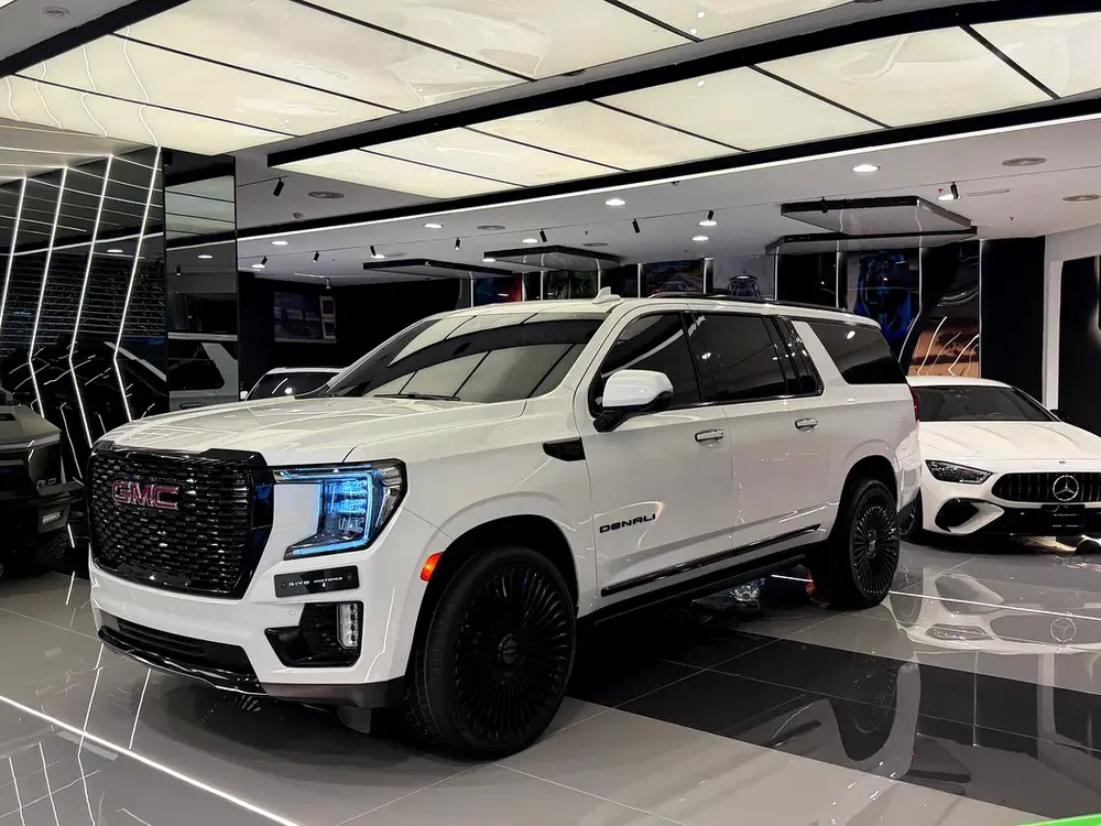 GMC Yukon XL Denali 2023 - Premium Luxury SUV - Image 7
