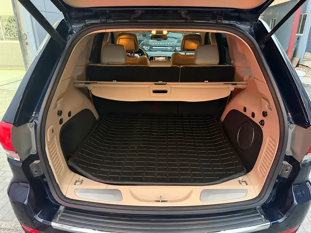 Jeep Grand Cherokee Limited 2015 - Canadian Specs - Excellent Condition - Image 7