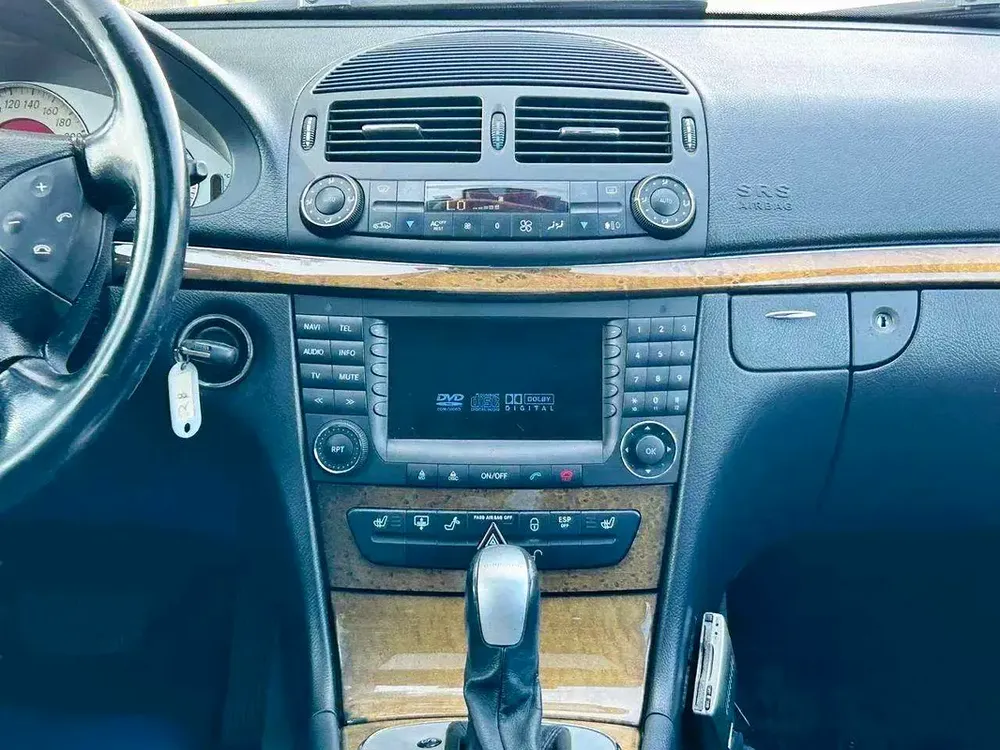 MERCEDES BENZ E320 - 2004 -  CLEAN CAR FRESH JAPAN IMPORT - Image 16