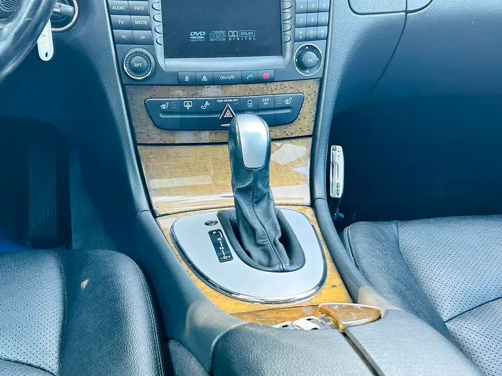MERCEDES BENZ E320 - 2004 -  CLEAN CAR FRESH JAPAN IMPORT - Image 17