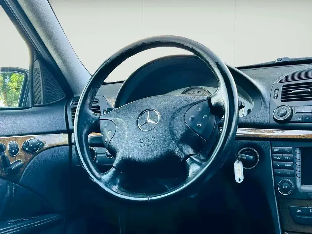 MERCEDES BENZ E320 - 2004 -  CLEAN CAR FRESH JAPAN IMPORT - Image 18