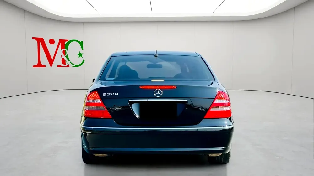 MERCEDES BENZ E320 - 2004 -  CLEAN CAR FRESH JAPAN IMPORT - Image 5