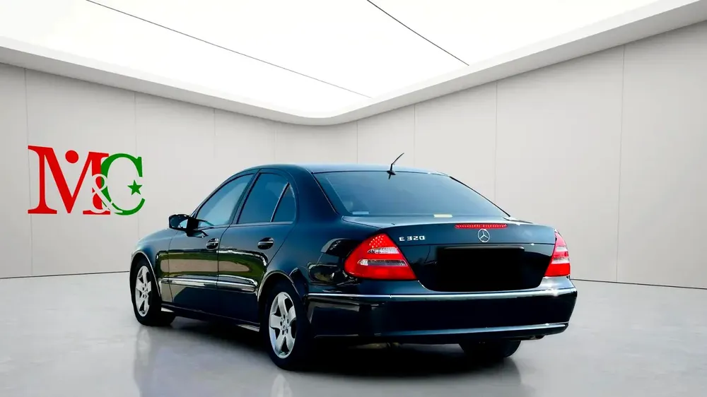 MERCEDES BENZ E320 - 2004 -  CLEAN CAR FRESH JAPAN IMPORT - Image 7