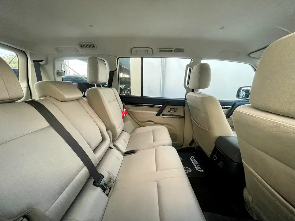 2012 Mitsubishi Pajero GLS V6 AWD G.C.C - Image 10