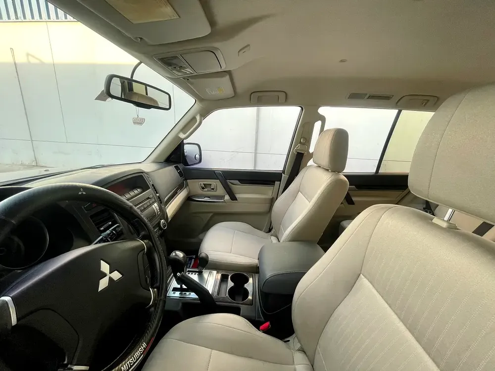 2012 Mitsubishi Pajero GLS V6 AWD G.C.C - Image 8
