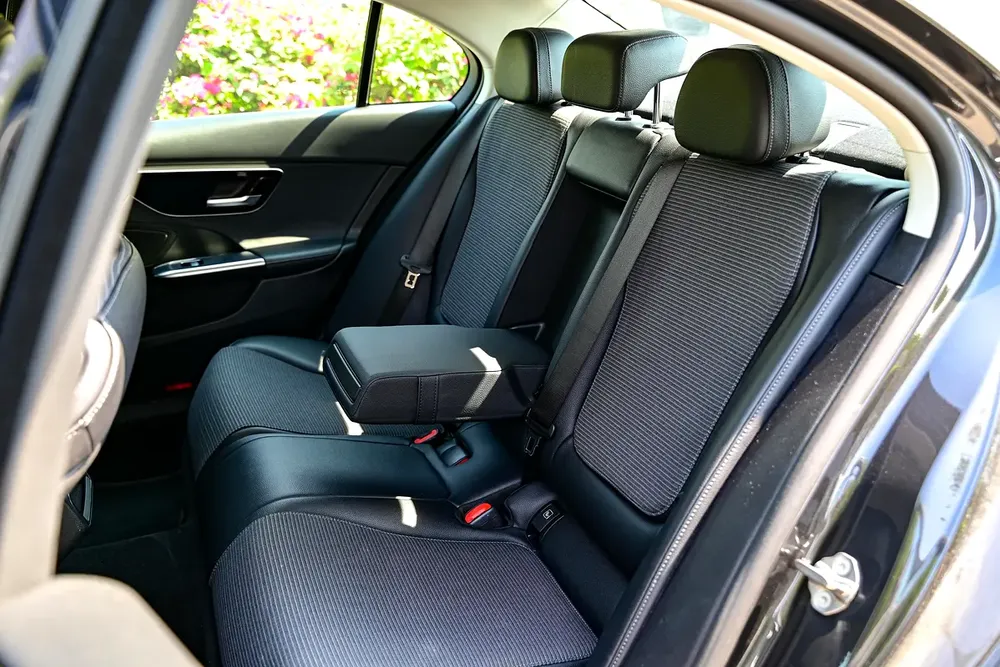 2022 Mercedes C200 Avantgarde - Image 12