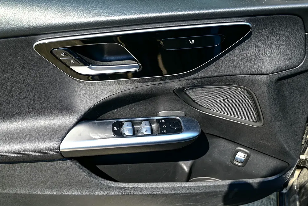 2022 Mercedes C200 Avantgarde - Image 13