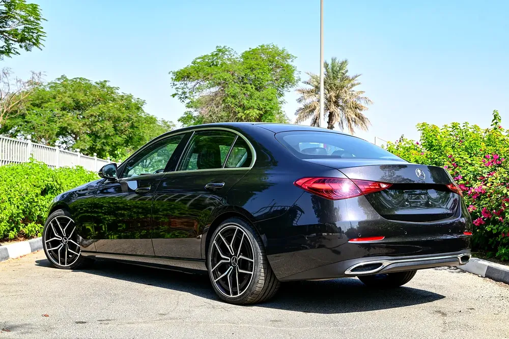 2022 Mercedes C200 Avantgarde - Image 4