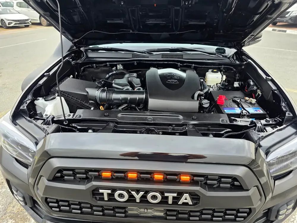 2023 Toyota Tacoma TRD Off Road 4x4 AWD - 3.0L V6 Push Start with Diff Lock and Radar - Image 20