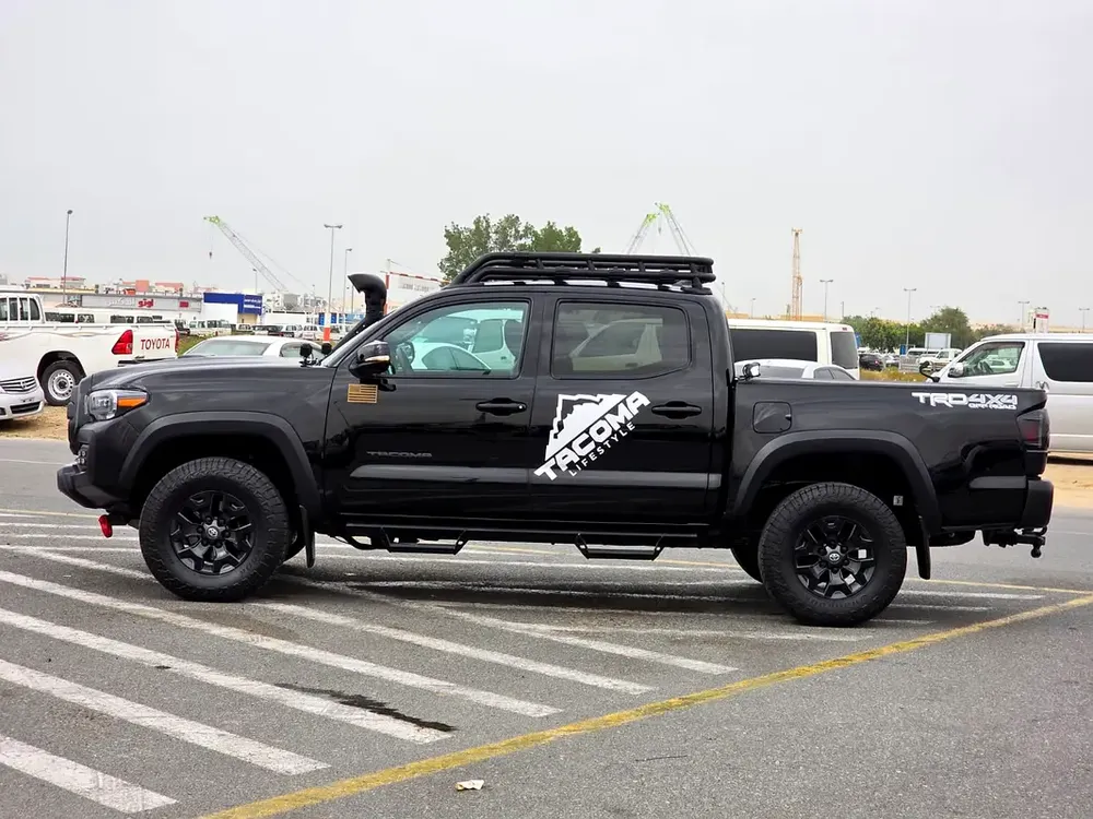 2023 Toyota Tacoma TRD Off Road 4x4 AWD - 3.0L V6 Push Start with Diff Lock and Radar - Image 4