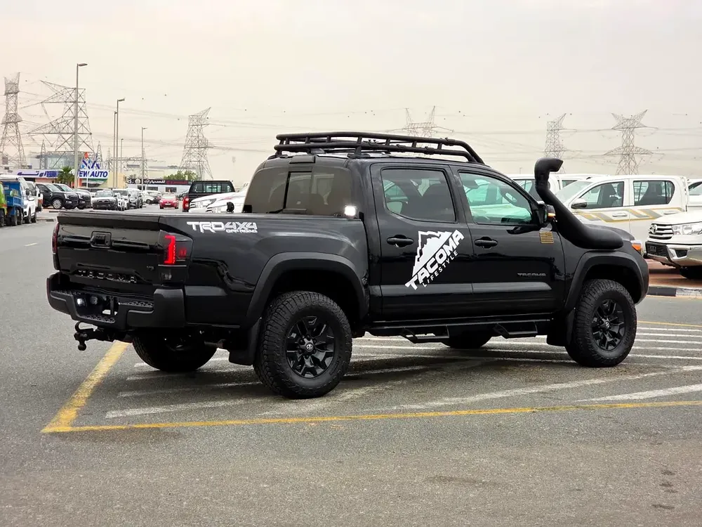 2023 Toyota Tacoma TRD Off Road 4x4 AWD - 3.0L V6 Push Start with Diff Lock and Radar - Image 7