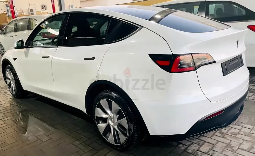 Tesla Model Y 2023 Long Range GCC Specs - Image 8