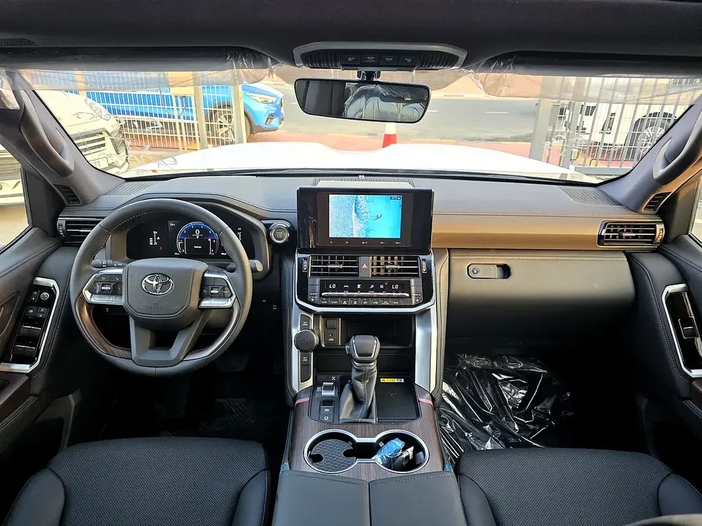 Toyota Land Cruiser GXR 4.0L petrol 2026 black color - Image 9